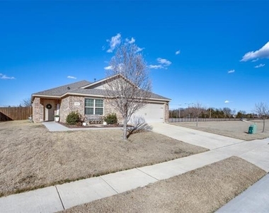 1606 Meadow Creek Drive - Photo Thumbnail 2
