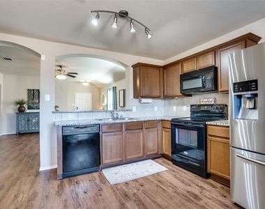 1606 Meadow Creek Drive - Photo Thumbnail 11