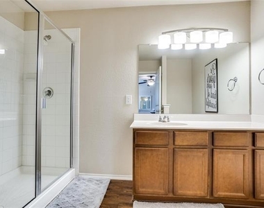 1606 Meadow Creek Drive - Photo Thumbnail 18