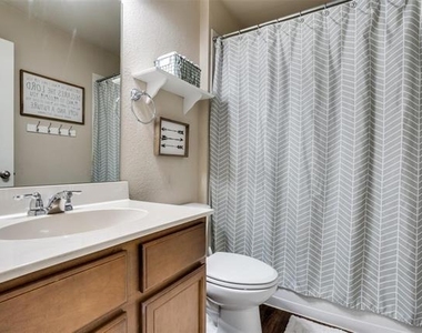 1606 Meadow Creek Drive - Photo Thumbnail 22