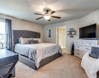 1606 Meadow Creek Drive - Photo Thumbnail 15