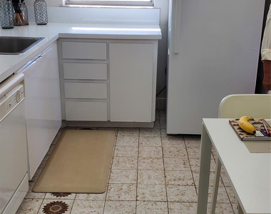 1400 Saint Charles Place - Photo Thumbnail 7