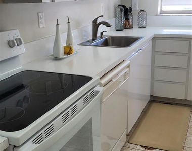 1400 Saint Charles Place - Photo Thumbnail 8