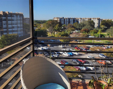 1400 Saint Charles Place - Photo Thumbnail 5
