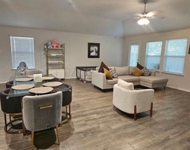 5740 Brookville Drive - Photo Thumbnail 7