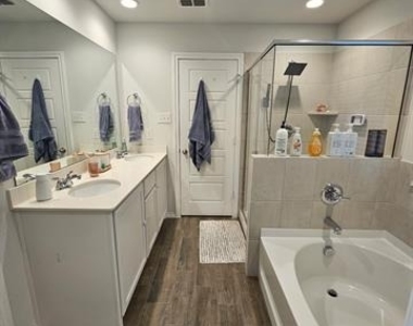 5740 Brookville Drive - Photo Thumbnail 14