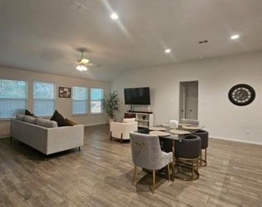 5740 Brookville Drive - Photo Thumbnail 6