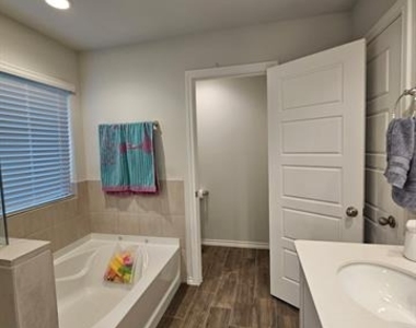 5740 Brookville Drive - Photo Thumbnail 13