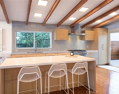 308 Poppy Avenue - Photo Thumbnail 5