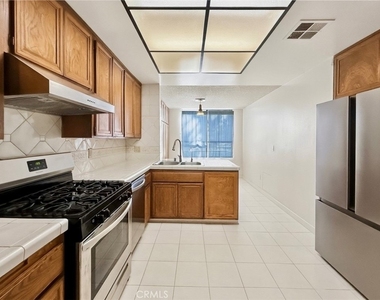 415 W Duarte Road - Photo Thumbnail 7