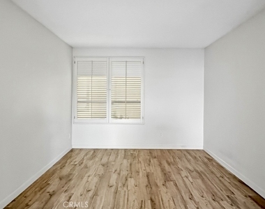 415 W Duarte Road - Photo Thumbnail 4