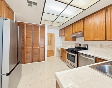 415 W Duarte Road - Photo Thumbnail 8