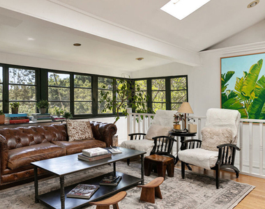 913 A Fernwood Pacific Drive - Photo Thumbnail 13