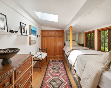 913 A Fernwood Pacific Drive - Photo Thumbnail 18