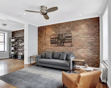 338 East 100th Street - Photo Thumbnail 4