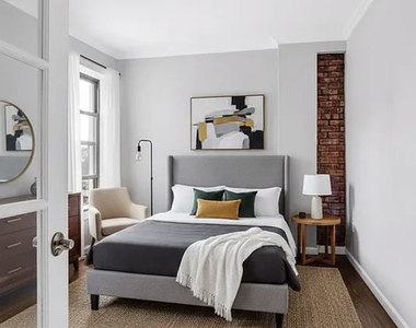 338 East 100th Street - Photo Thumbnail 8