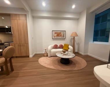 Pearl & Pine - 2 Bedroom, 2 Bathroom - Photo Thumbnail 3