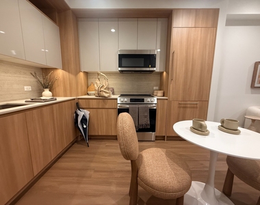 Pearl & Pine - 2 Bedroom, 2 Bathroom - Photo Thumbnail 2