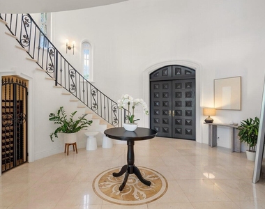 350 E Ocean Avenue - Photo Thumbnail 4