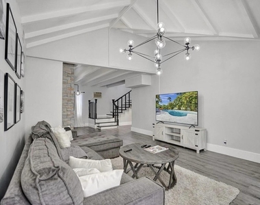 502 Rambling Drive Circle Circle - Photo Thumbnail 12
