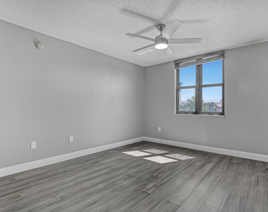 651 Okeechobee Boulevard - Photo Thumbnail 9