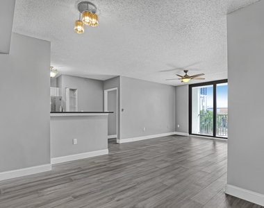 651 Okeechobee Boulevard - Photo Thumbnail 11
