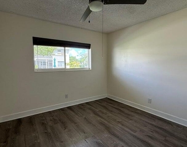 3850 Ne 21st Way - Photo Thumbnail 10