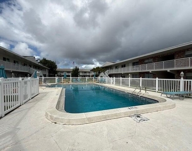 3850 Ne 21st Way - Photo Thumbnail 2