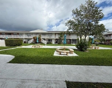 3850 Ne 21st Way - Photo Thumbnail 3