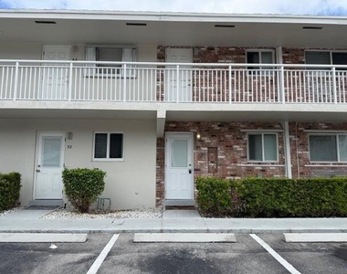 3850 Ne 21st Way - Photo Thumbnail 1
