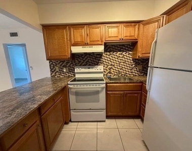 3850 Ne 21st Way - Photo Thumbnail 17