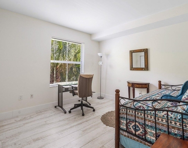 1302 Tuscany Way - Photo Thumbnail 20
