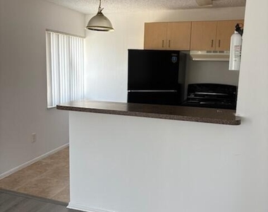 800 N Fiske Boulevard - Photo Thumbnail 1