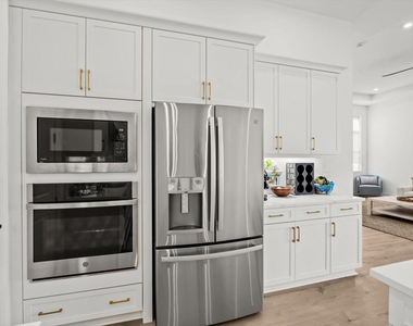 12882 Sw Taranto Way - Photo Thumbnail 6