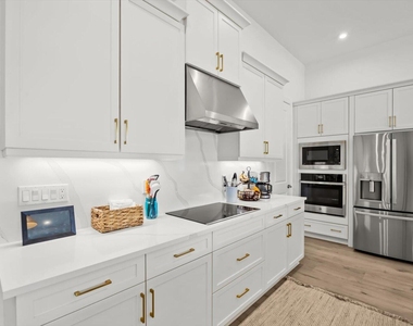 12882 Sw Taranto Way - Photo Thumbnail 5