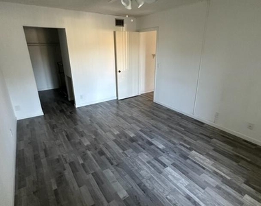 1106 Green Pine Boulevard - Photo Thumbnail 8