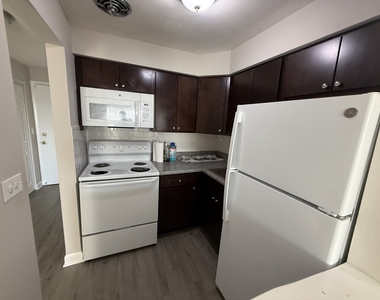 7300 W North Avenue - Photo Thumbnail 10