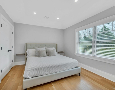165 Marine Place - Photo Thumbnail 16