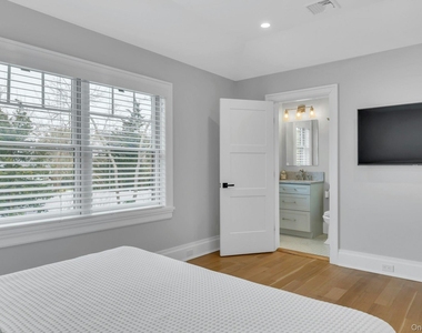 165 Marine Place - Photo Thumbnail 17