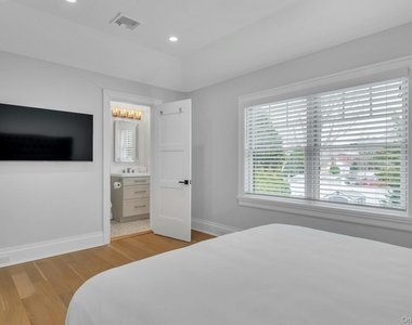 165 Marine Place - Photo Thumbnail 14
