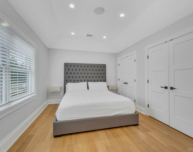 165 Marine Place - Photo Thumbnail 13