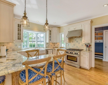 590 Soundview Av Ext - Photo Thumbnail 8