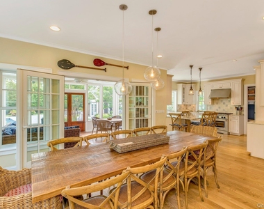 590 Soundview Av Ext - Photo Thumbnail 7