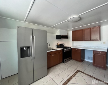 7 Bound Brook Avenue - Photo Thumbnail 8