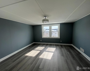 7 Bound Brook Avenue - Photo Thumbnail 1