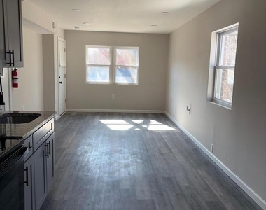 105 Devereaux Avenue - Photo Thumbnail 2