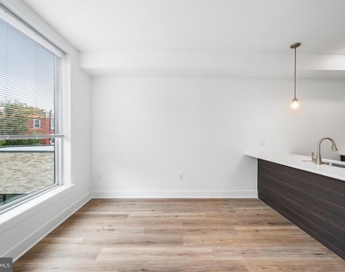 4324 Lancaster Avenue - Photo Thumbnail 9