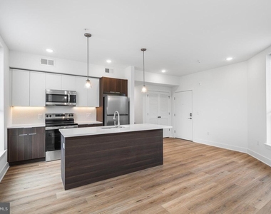 4324 Lancaster Avenue - Photo Thumbnail 3
