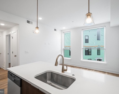 4324 Lancaster Avenue - Photo Thumbnail 10