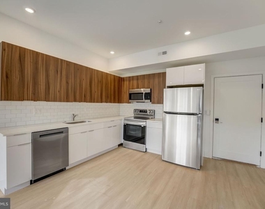 4200 Lancaster Avenue - Photo Thumbnail 2